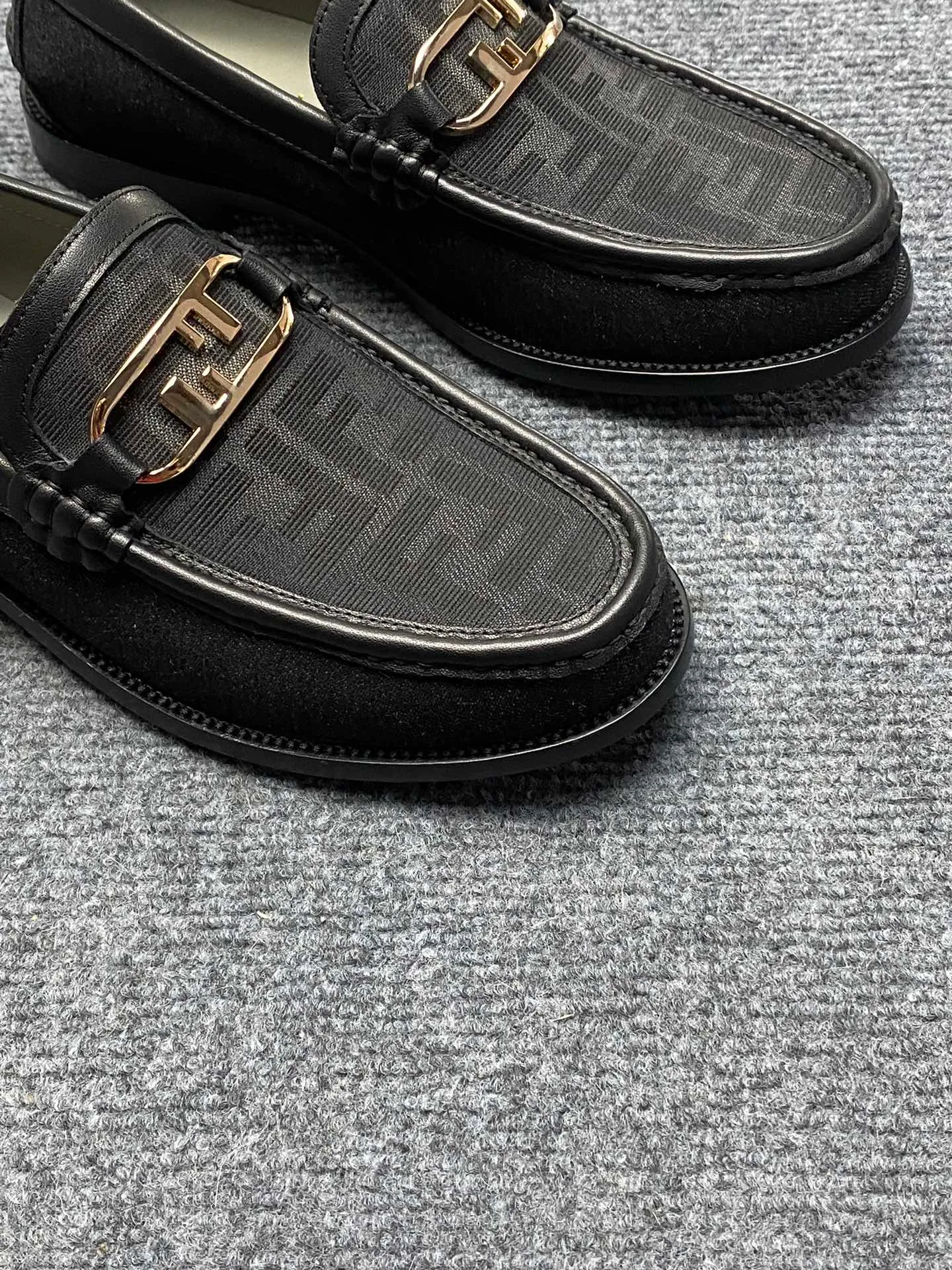Men's Men's Shoes Men's Men's Shoes 💰900FENDI Fendi Men's Breathable and Comfortable Leather Shoes. Original development. The leather outsole is made of leather. Counters copy one to one. Imported counter cowhide. Imported water dyes cattle. 38 to 44. (45.46. can be ordered. 47.